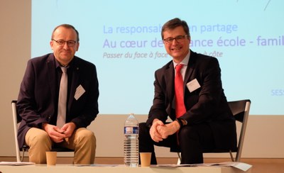 Gilles Demarquet - Président APEL Nationale - et le Père Jean-Noël Charmoille - Président de l'URCEC -. ( Photo Aurélie Sobocinski)